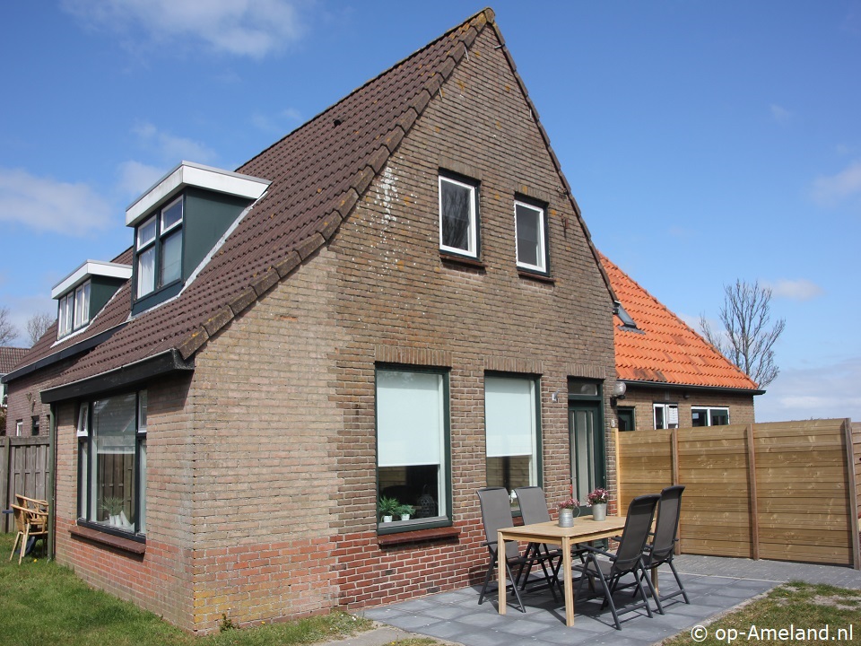 Uuthof, Voorhuis. 