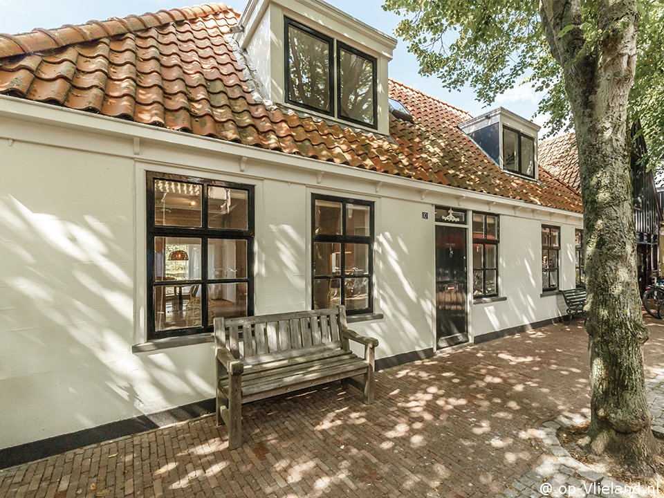 Dorpsstraat 10